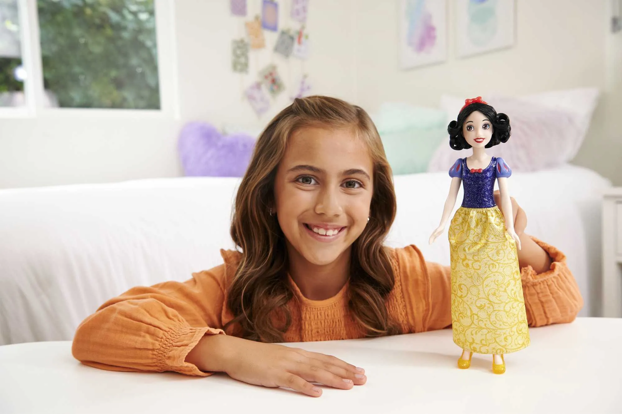 Disney Princess Snow White Fashion Doll And Accessory, Toy Inspired By The Movie Snow White