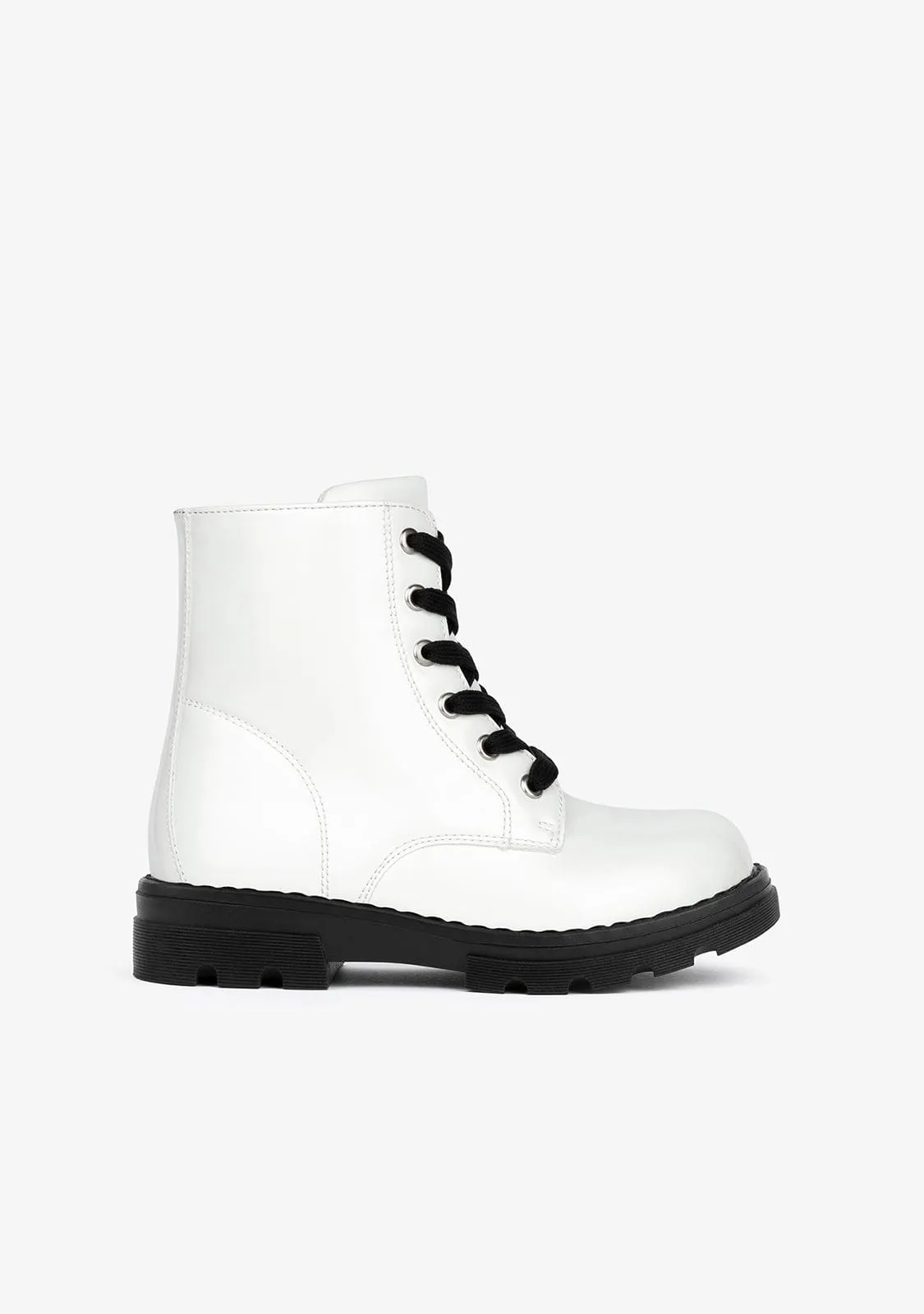 White Combat Boots Antik