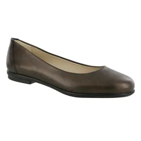 Women's Scenic Ballet Flat Bronze